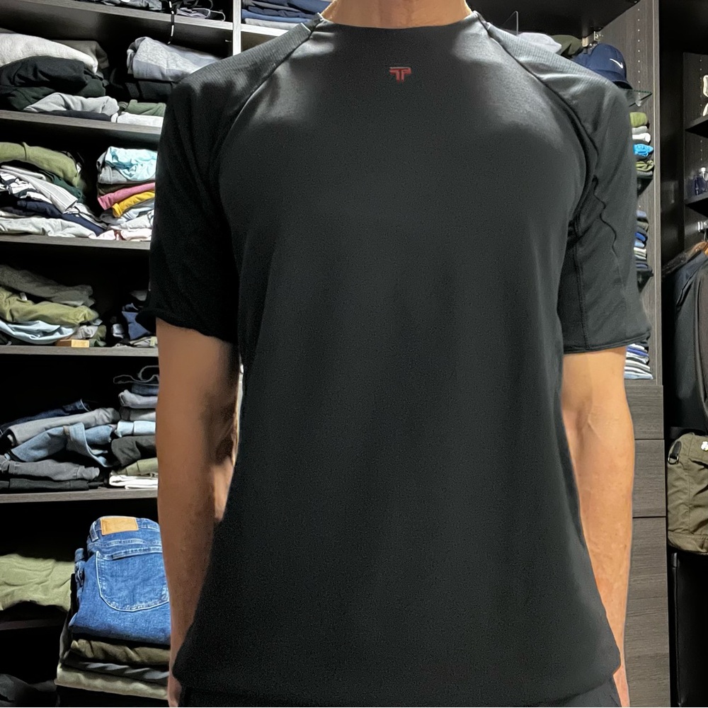 TUMI workout top in black size S